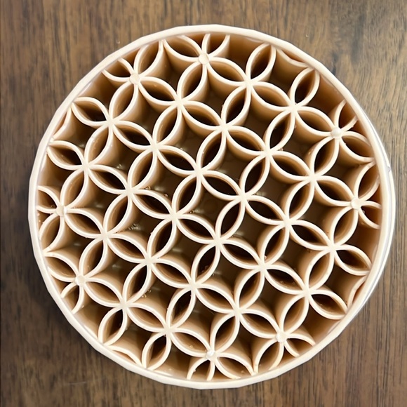 U-RIGHT AESTHETIC 2 in 1 Makeup Brush Cleaning Bowl - Picture 5 of 6